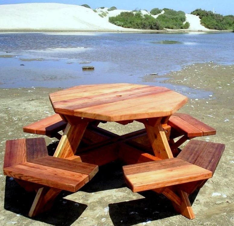 octagonal picnic 4.5 ft redwood 111