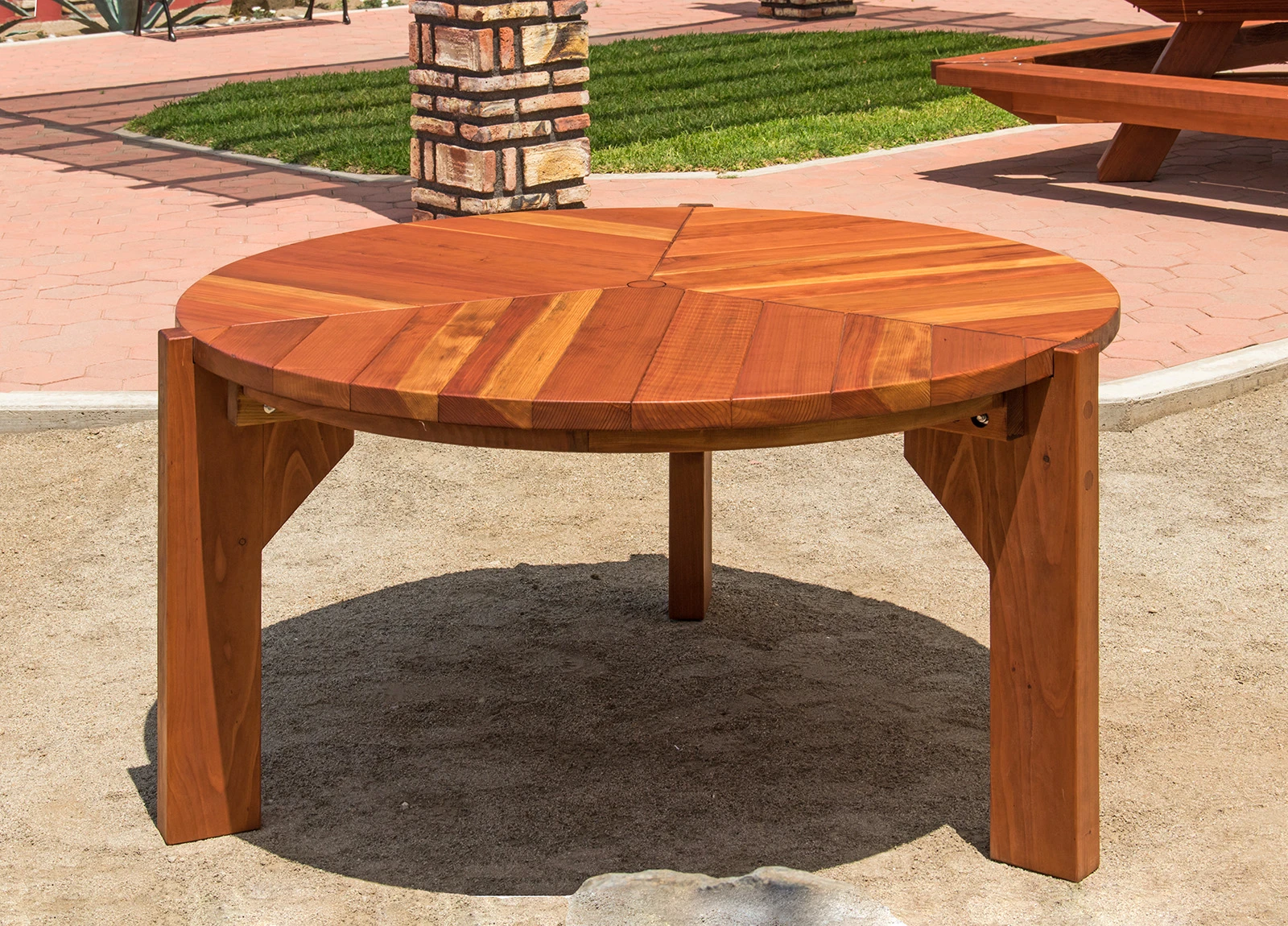 Lisa's Retro Outdoor Patio Table