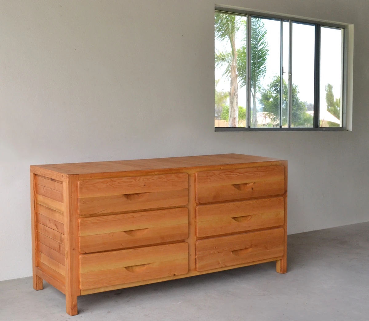 Santi's Dressers
