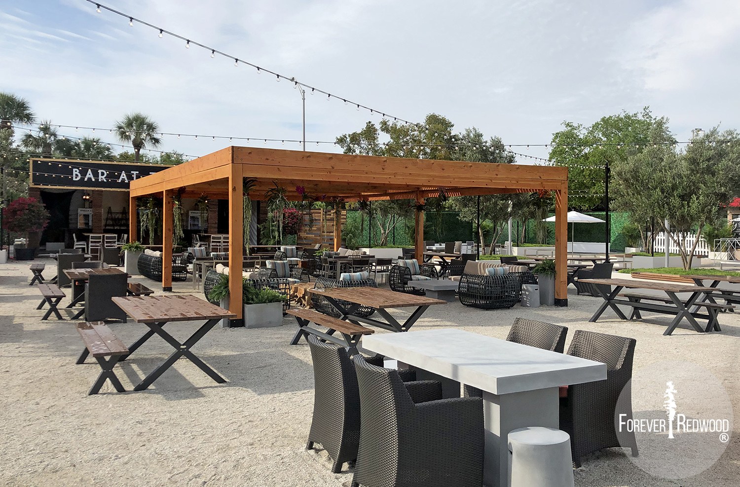 Modern Louvered Garden Pergola