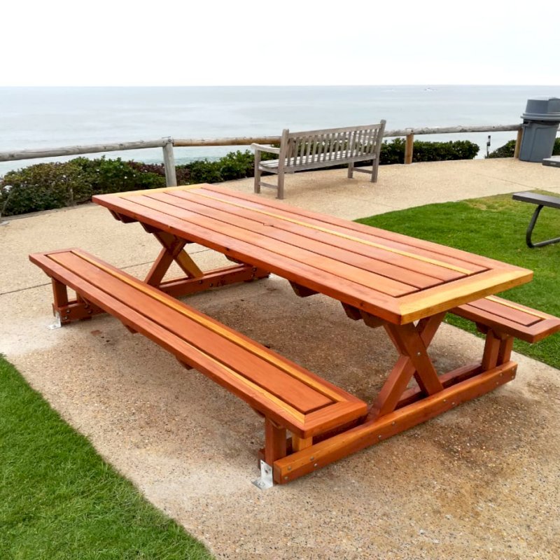 Chris's Picnic Table (Options: 8' L x 34" W, California Redwood, Standard Tabletop, Slightly Rounded Corners, 1 5/8" Umbrella Hole, Transparent Premium Sealant). Photo Courtesy of G. Cooley of Dana Point, California. Chris's Picnic Table (Options: 8' L x 34" W, California Redwood, Standard Tabletop, Slightly Rounded Corners, 1 5/8" Umbrella Hole, Transparent Premium Sealant). Photo Courtesy of G. Cooley of Dana Point, California.