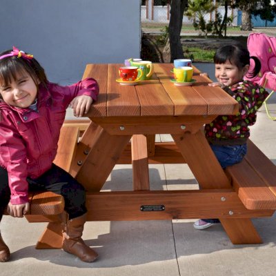 Kid Size Wood Picnic Table (Attached Benches) (Options: California Redwood, No Umbrella, Standard Top, Transparent Premium Sealant).