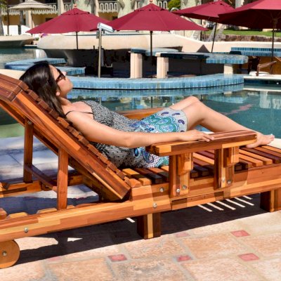 La Grange Redwood Lounger (Options: Single, Mosaic Redwood, Snack Tray on Right Side, 13"H, Include Wooden Wheels, No Cushion, Transparent Premium Sealant).