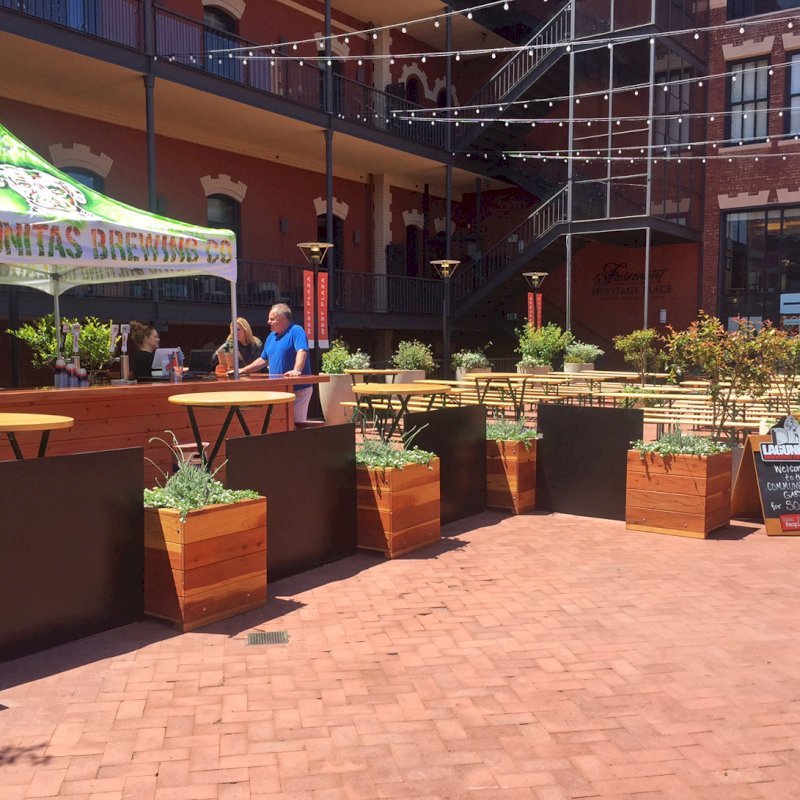 Mendocino Planters (Options: 24"L, 24"W, 24"H, California Redwood, With 1 3/4" Feet, No Trellis, Interior of Planter With Sealant, Transparent Premium Sealant). Photo Courtesy of D. Harty of San Francisco, CA. Mendocino Planters (Options: 24"L, 24"W, 24"H, California Redwood, With 1 3/4" Feet, No Trellis, Interior of Planter With Sealant, Transparent Premium Sealant). Photo Courtesy of D. Harty of San Francisco, CA.