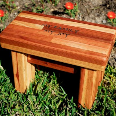 Mini Wooden Foot Stool (Options: Mosaic Redwood, 7" H, Custom Engraving, Transparent Premium Sealant).