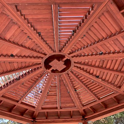 Custom Modern Louvered Garden Pergola (Options: 20' Diameter, Mature Redwood, with a Ceiling Fan Base, with Louvers and Rain Guard, Transparent Premium Sealant).