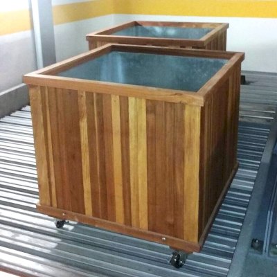 Napa Planter (Options: 36" L x 36" W x 30" H, Mosaic Redwood, With Casters, No Trellis, Interior and Exterior of Box with Sealant (No Growing Vegetables), Transparent Premium Sealant). By custom request, we added galvanized steel liners to these boxes. If you need something like this, please let us know. Photo Courtesy of C. Williams of San Francisco, CA.