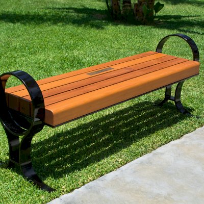 Pete's Bench (Options: 5ft Length, Douglas, No Engraving, Transparent Premium Sealant). Plaque was provided per customer.