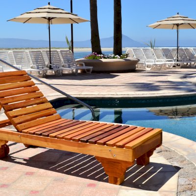 Sol Redwood Patio Lounger (Options: Single, Standard 74", Redwood, No Armrests, 13''H, Include Wooden Wheels, No Cushion, Transparent Premium Sealant).