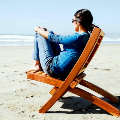 Portable Beach Chair (Options: Redwood, Transparent Premium Sealant).  Photo Courtesy of Ms. Gladys Carlotta, Ensenada, Mexico.