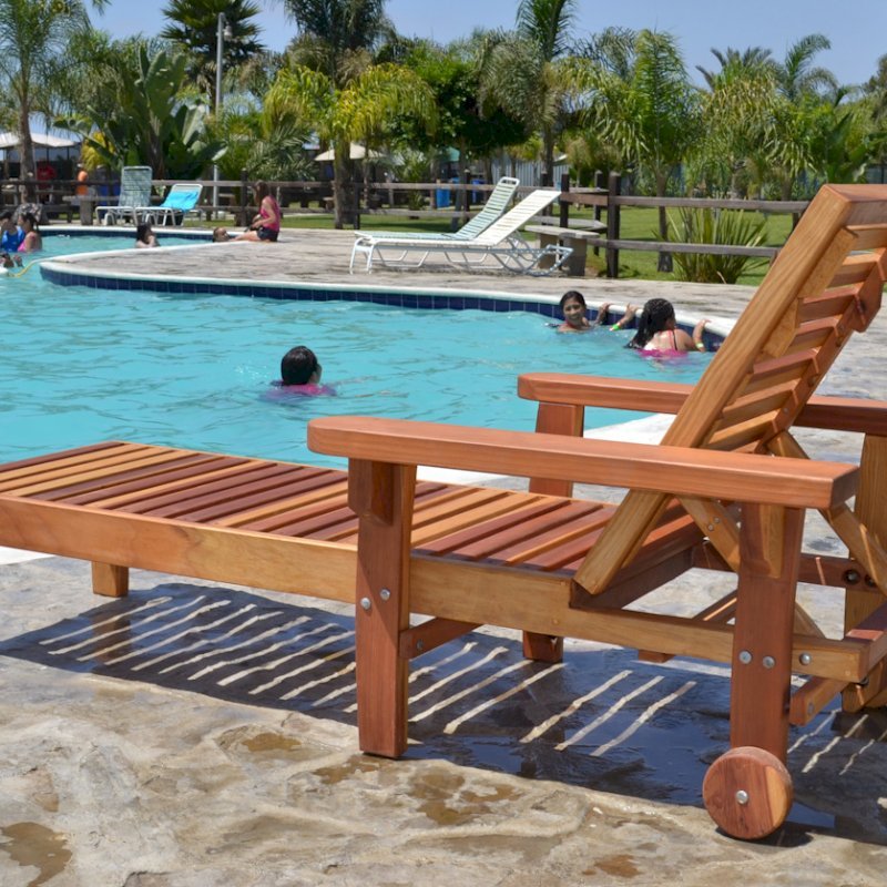 premium pool lounger