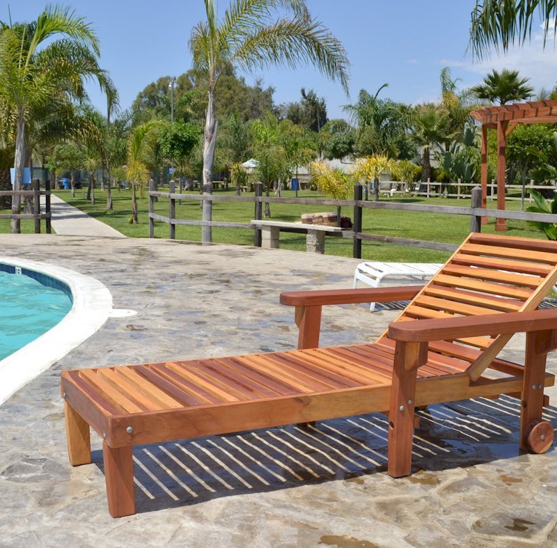 top pool loungers