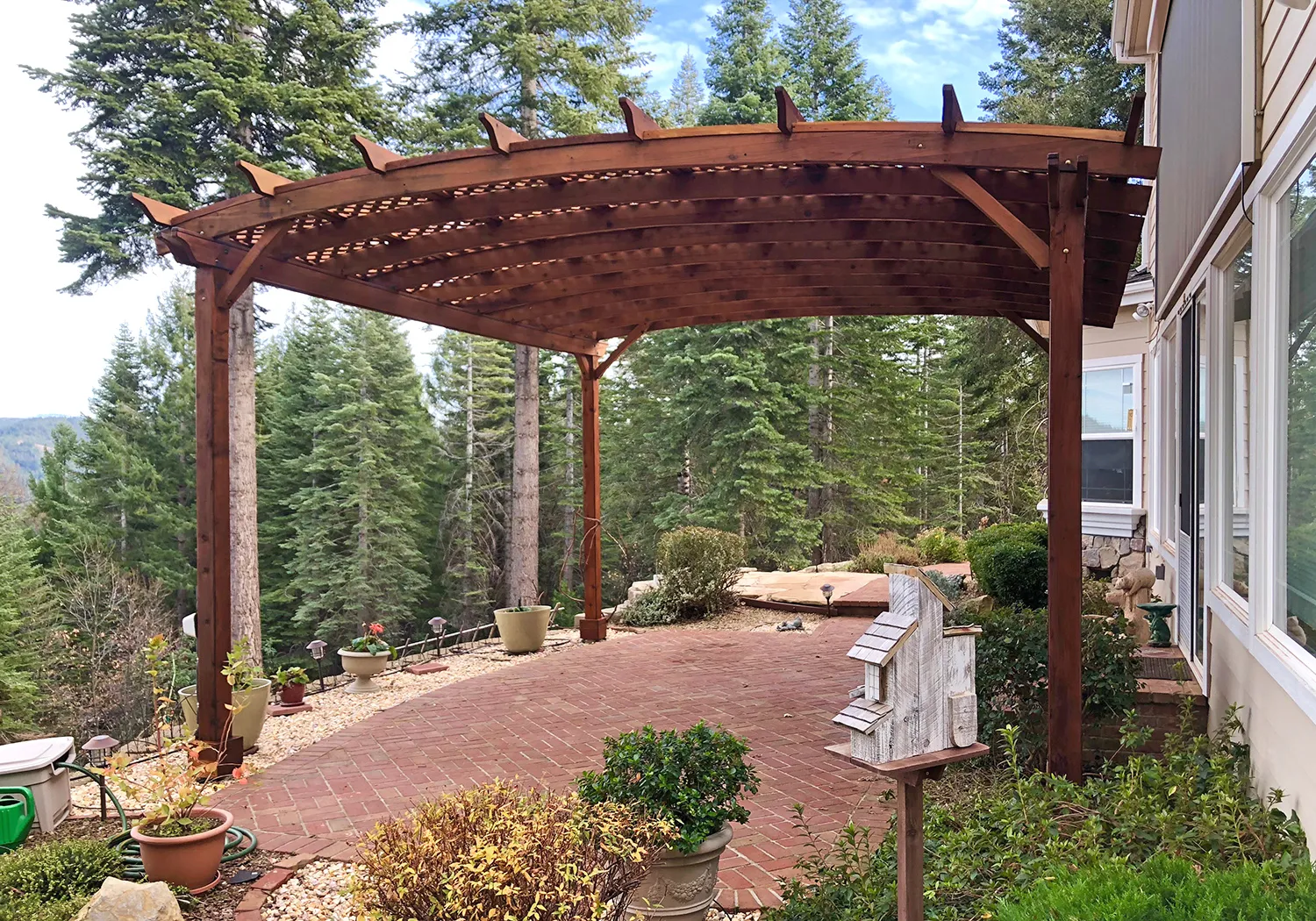 Arched Pergola Kits, 20' L x 18' Arc W, Mature Redwood