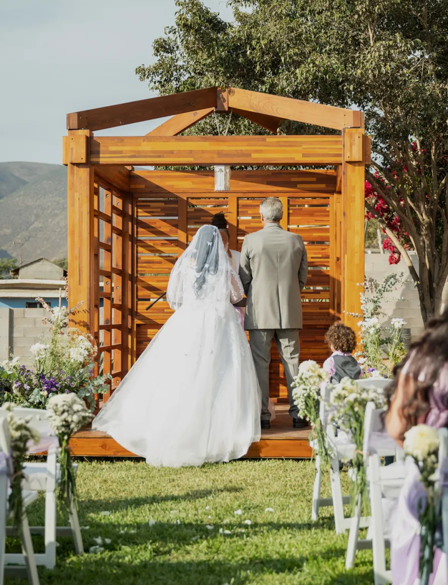 Catalina Island Pergola (Options: 8' x 8', Mosaic Redwood, 8' Post Height, Transparent Premium Sealant).
