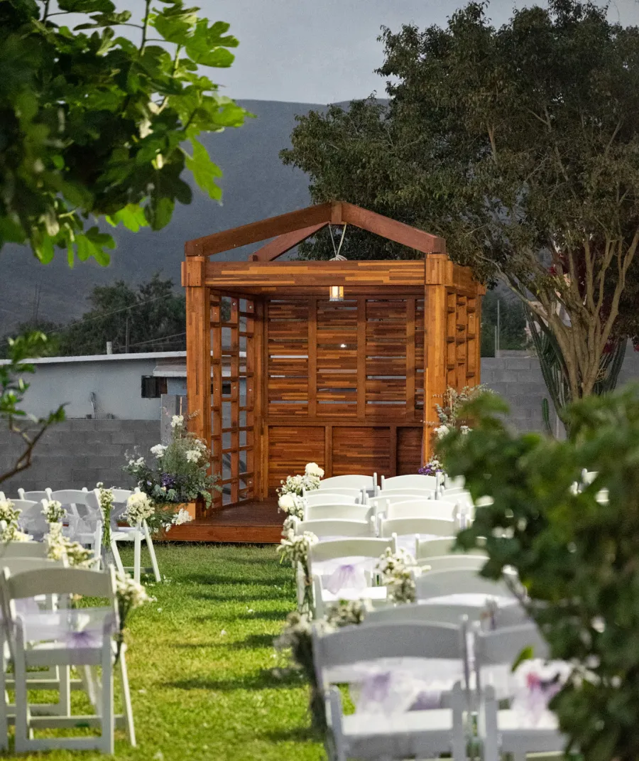 Catalina Island Pergola (Options: 8' x 8', Mosaic Redwood, 8' Post Height, Transparent Premium Sealant).