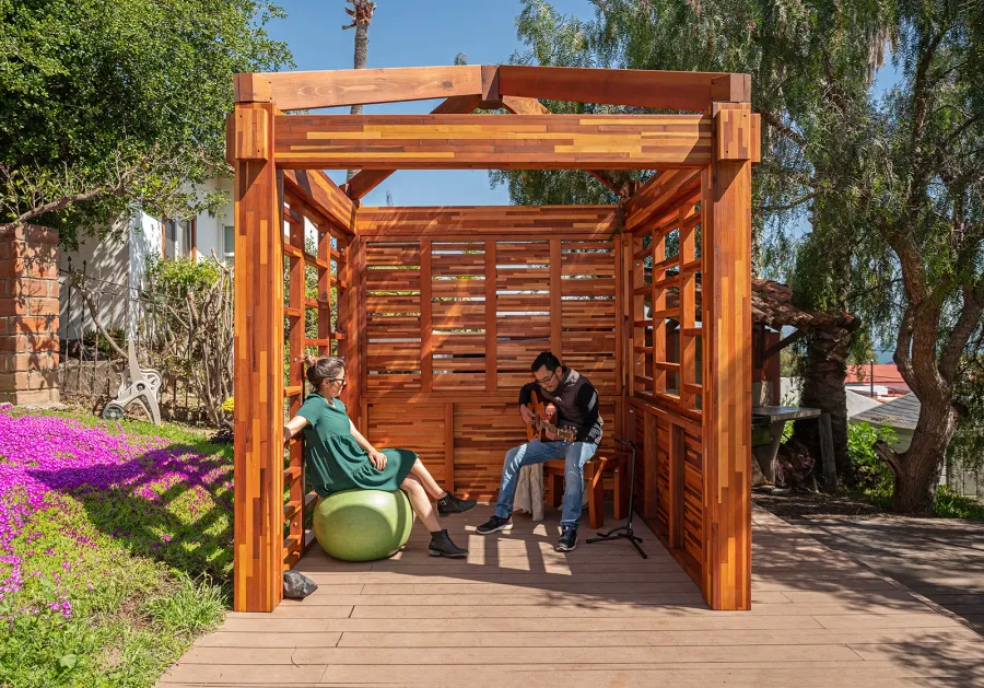 Catalina Island Pergola (Options: 8' x 8', Mosaic Redwood, 8' Post Height, Transparent Premium Sealant).