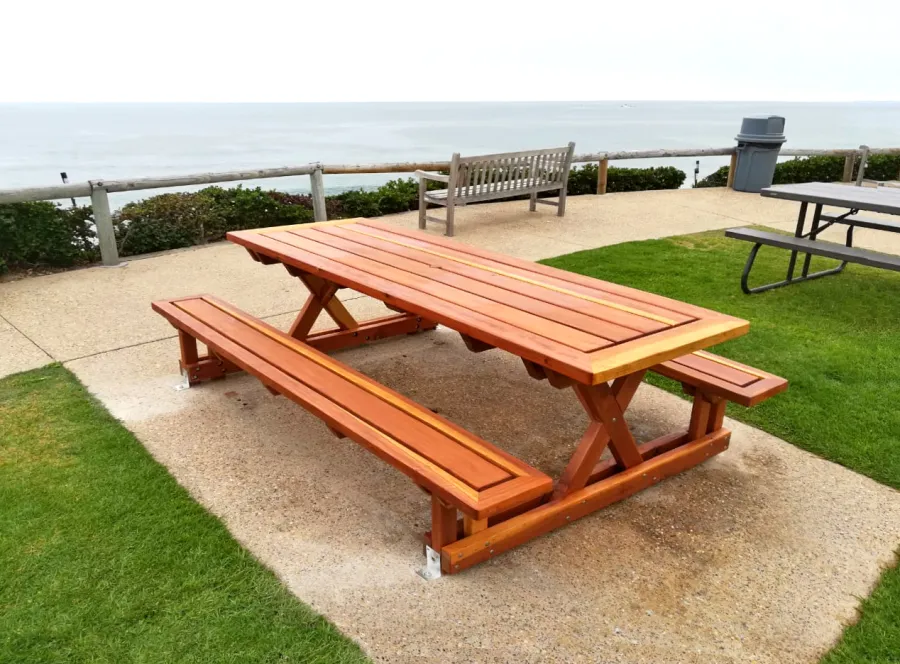 Chris's Picnic Table (Attached Benches) (Options: 8' L x 34" W, California Redwood, Standard Tabletop, Slightly Rounded Corners, 1 5/8" Umbrella Hole, Transparent Premium Sealant). Photo Courtesy of G. Cooley of Dana Point, California.