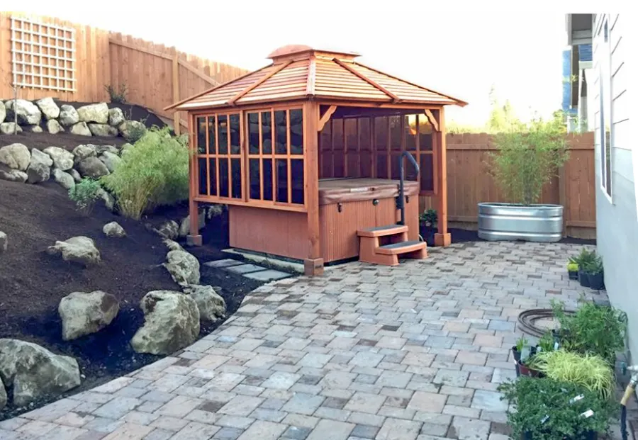 Hot Tub Enclosure Kits / Hot Tub Pavilion (Options: 9' x 9', Mature Redwood, Windows on 3 Sides, 4-Post Anchor Kit for Concrete, Transparent Premium Sealant). Photo Courtesy of Lauren Bode of Ridgefield, Washington. Order was installed by Forever Redwood.