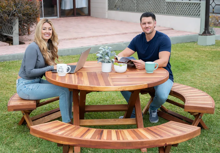 Karyn's Redwood Round Folding Picnic Table (Options: Arc Picnic Benches, California Redwood, 3 Arc Folding Benches, Standard Tabletop, Checkerboard, No Umbrella Hole, Transparent Premium Sealant).