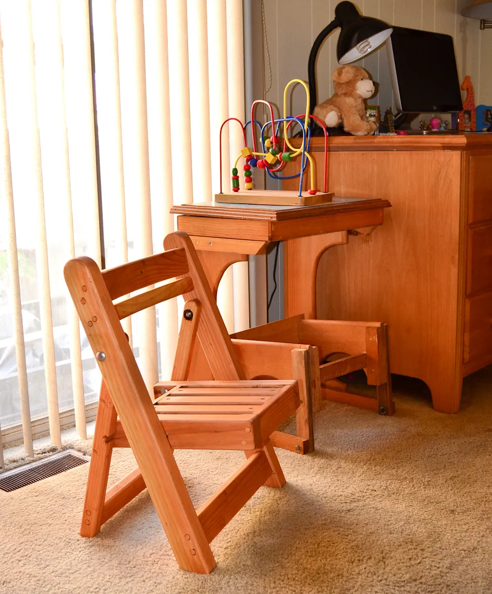 Kid's Wooden Folding Chair