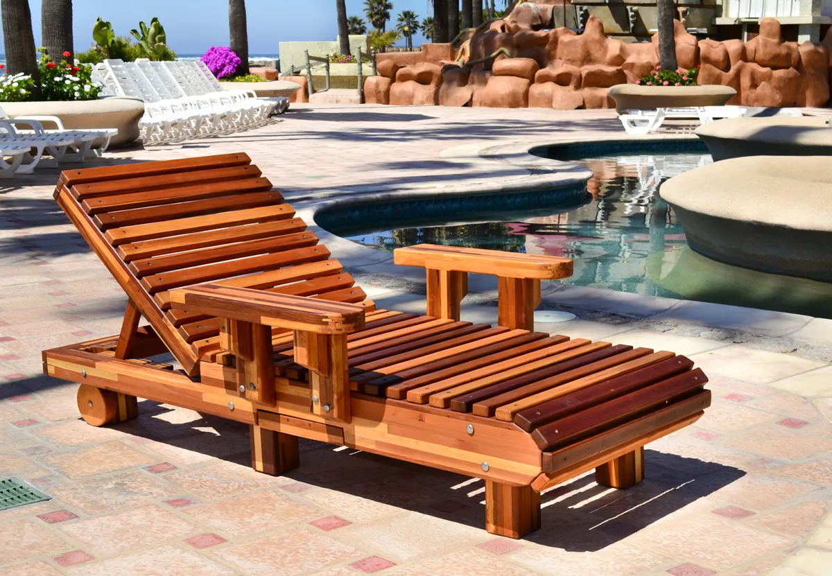 La Grange Redwood Lounger