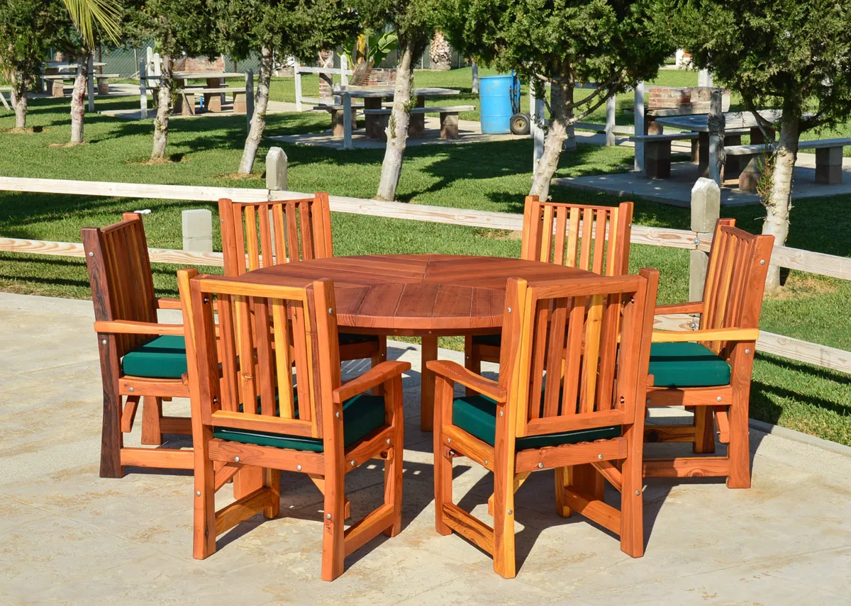 Lisa's Retro Outdoor Patio Table