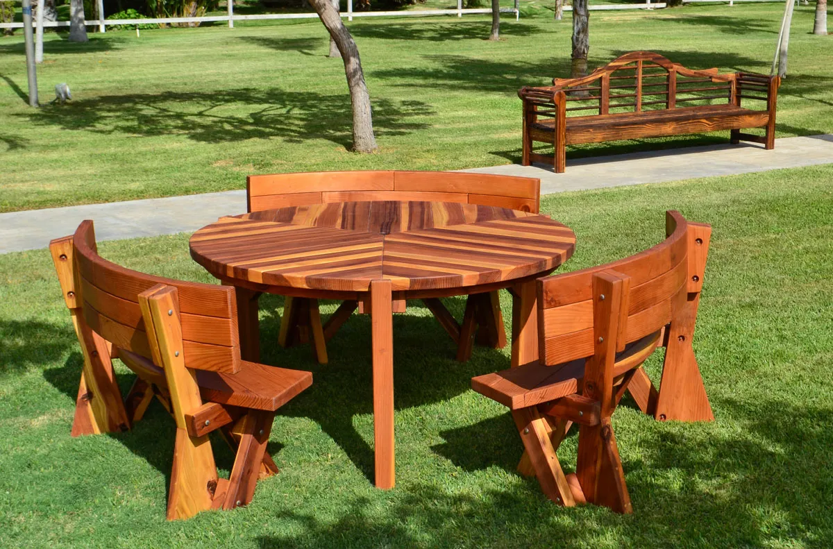 Lisa's Retro Outdoor Patio Table