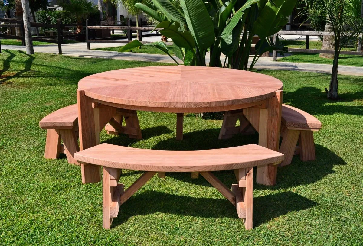 Lisa's Retro Outdoor Patio Table