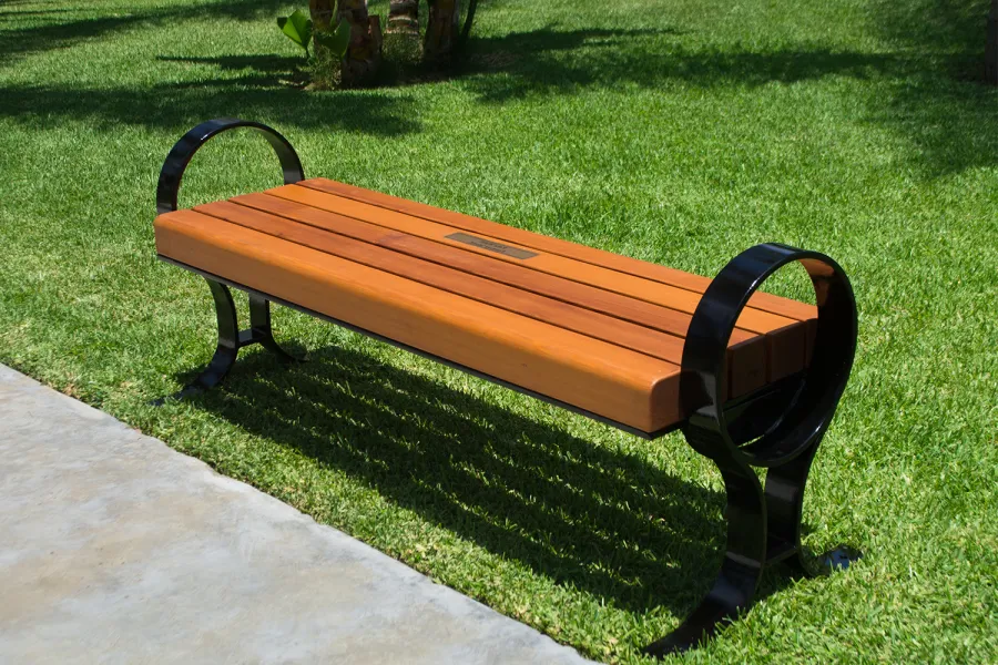 Pete's Bench (Options: 5ft Length, Douglas, No Engraving, Transparent Premium Sealant). Plaque was provided per customer.