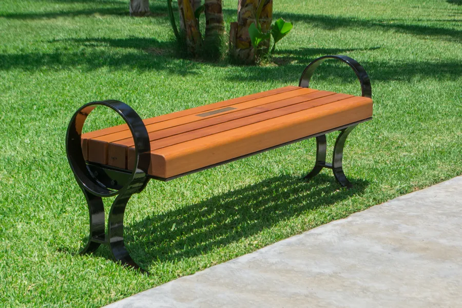 Pete's Bench (Options: 5ft Length, Douglas, No Engraving, Transparent Premium Sealant). Plaque was provided per customer.
