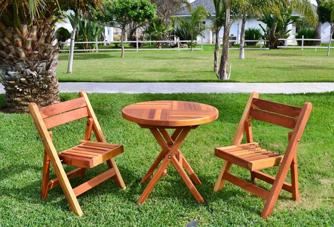 Round Folding Table, California Redwood