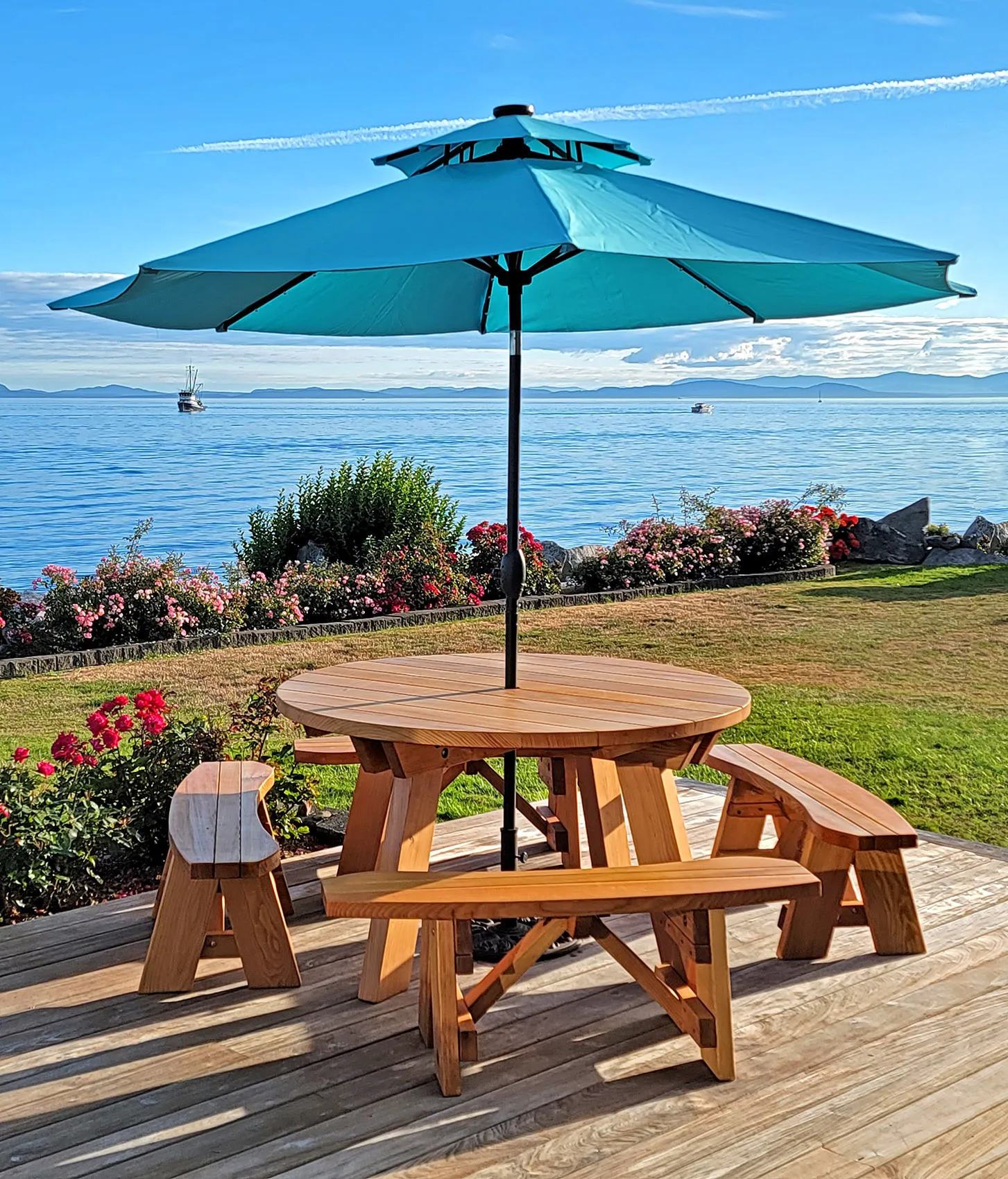 Round Wooden Picnic Table (Detached Benches), Douglas-fir, in Point Roberts, WA