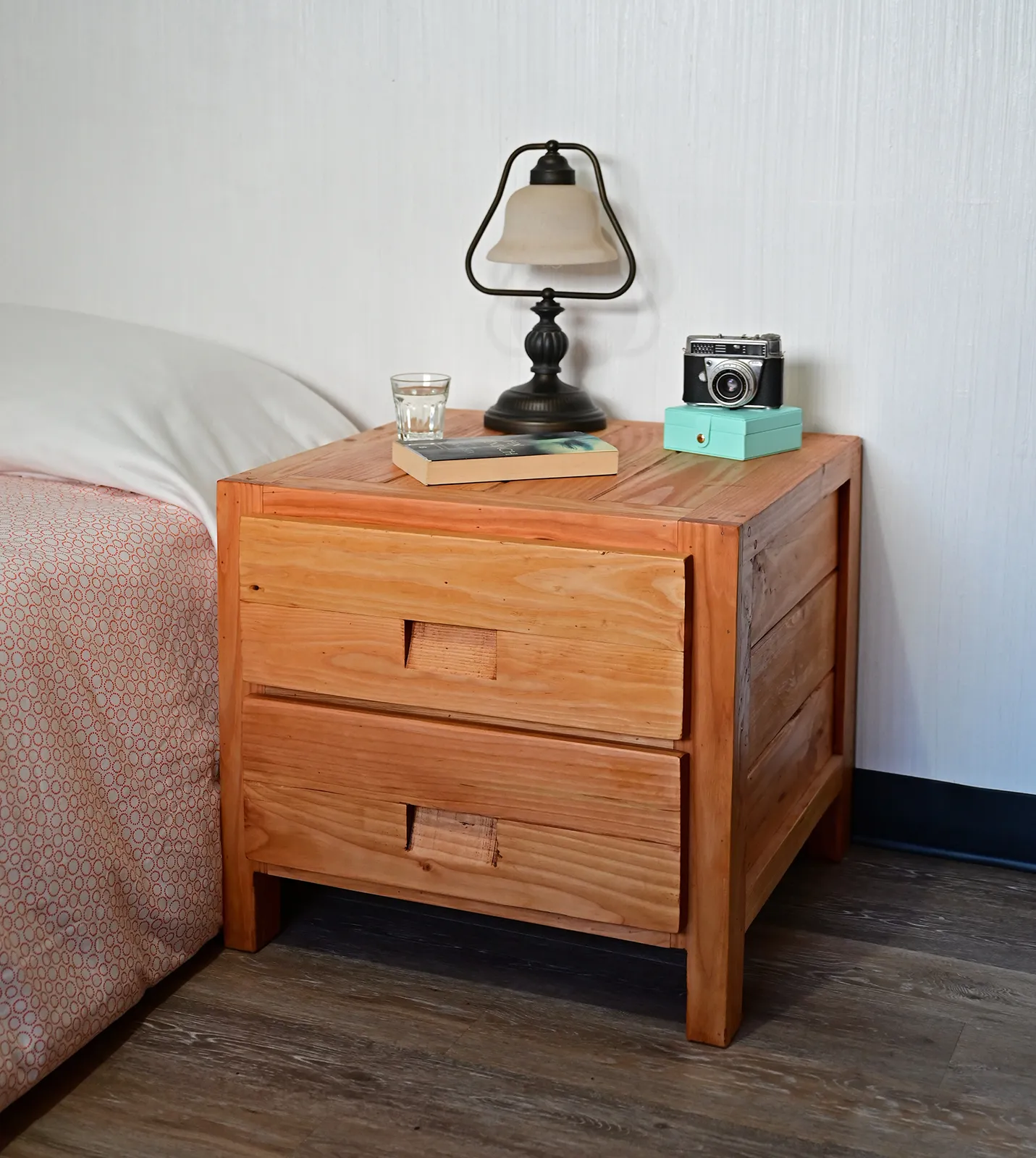 Santi's Dressers