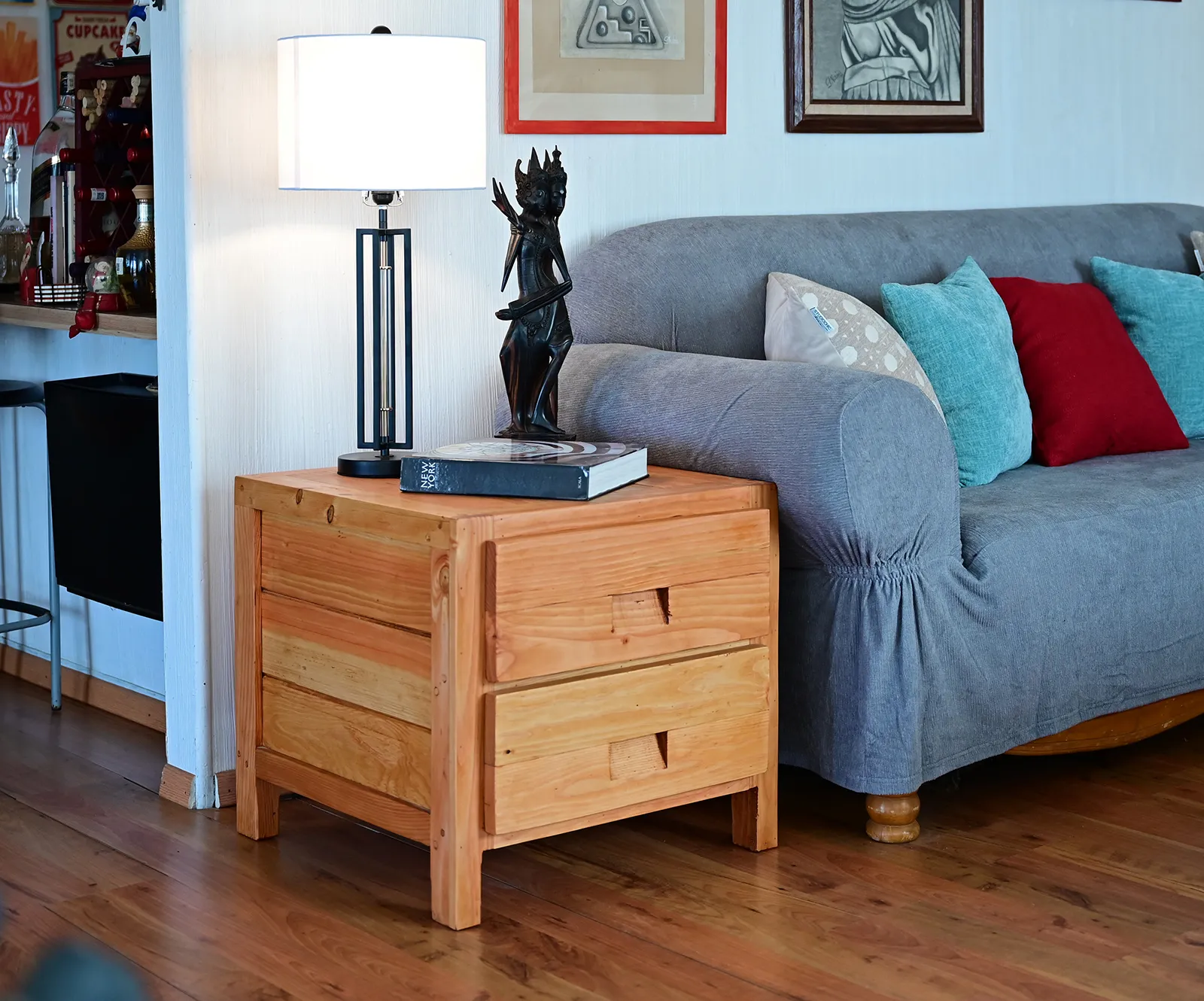 Santi's Dressers