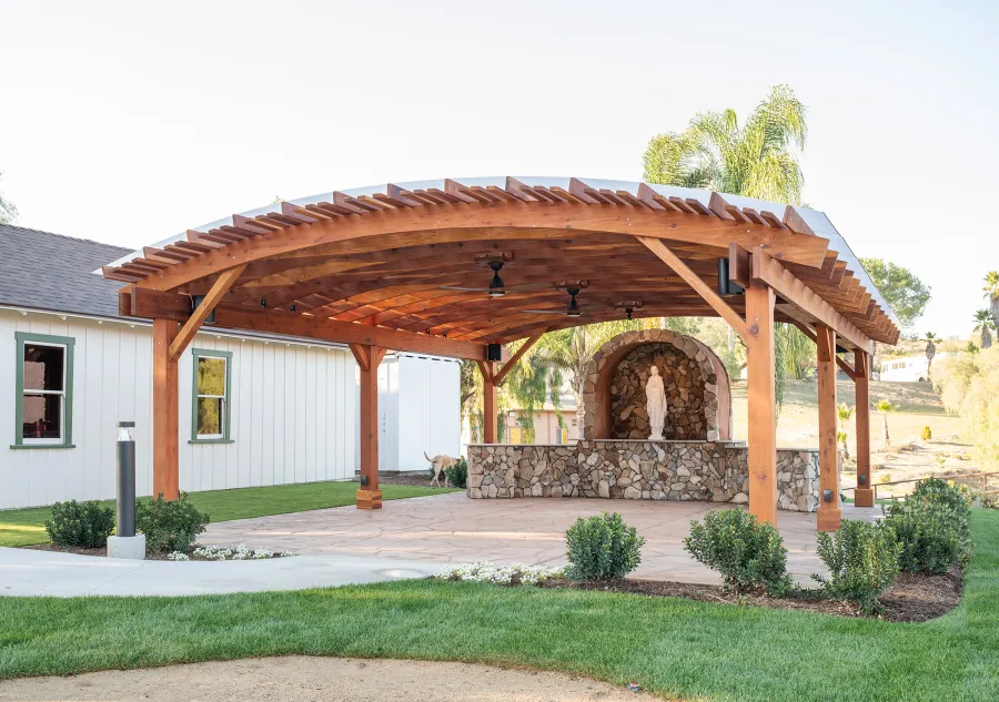 Sebastopol Pergolas (Options: 26' L x 24' Arc W, Mature Redwood, 4-Post Anchor Kit for High-Wind, Transparent Premium Sealant). 