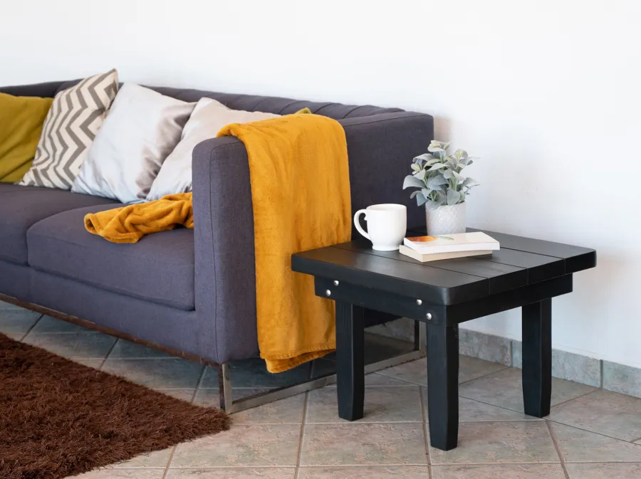 Square Side Table (Options: 23" Size, Mature Redwood, Rounded Corners, 18" H, Black Stain Premium Sealant).