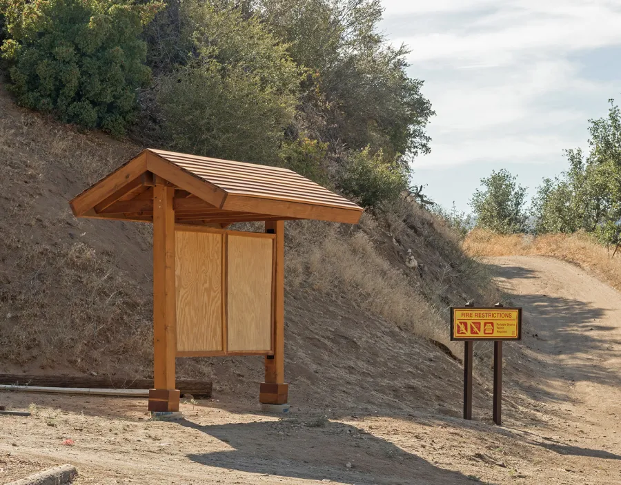 Emerald Necklace Trail Kiosk (Options: 11' x 7', 8x8 Posts, California Redwood, Transparent Premium Sealant).