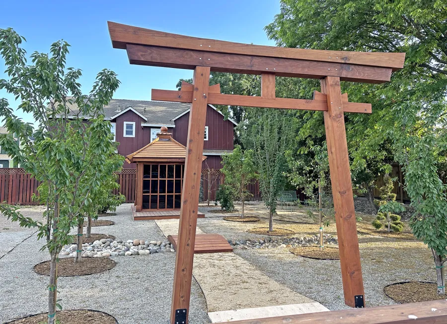 Forever Redwood Torii Gate (Options: Mature Redwood, Custom High Wind Anchors, Zinc Bolts, Transparent Premium Sealant).