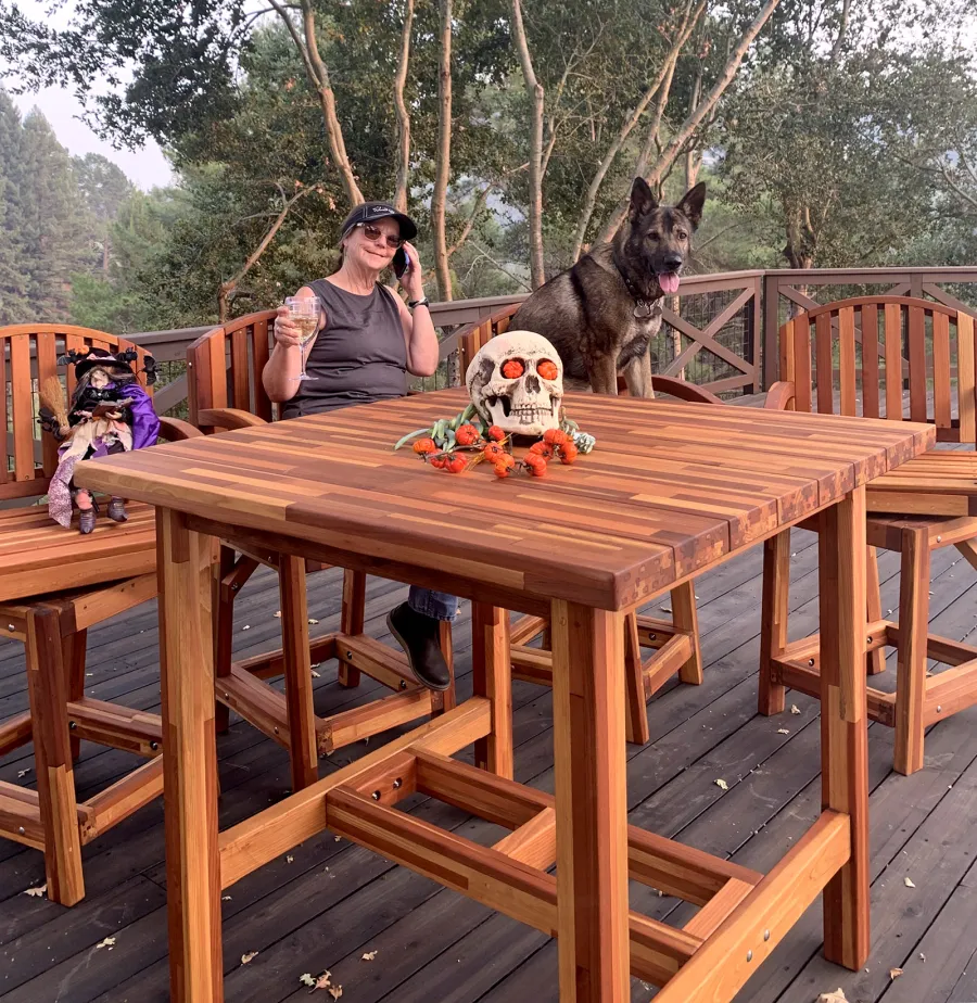 Custom Tete-a-Tete Outdoor Wood Cocktail & Bar Stool Set (Options: Vera's Armchair, 45" x 45" Tabletop but Custom Request, with 4 Stools, Mosaic Redwood, with Swivel Seats, No Cushions, Standard Tabletop, No Umbrella Hole, Transparent Premium Sealant). 