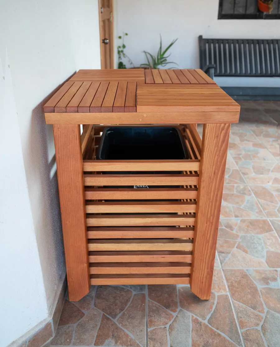 The Trellised Trash Receptacle (Options: Douglas-fir, Transparent Premium Sealant). Black bin not included. 