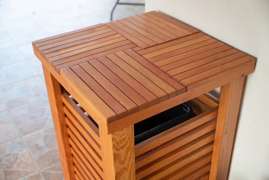 The Trellised Trash Receptacle (Options: Douglas-fir, Transparent Premium Sealant). Black bin not included. 