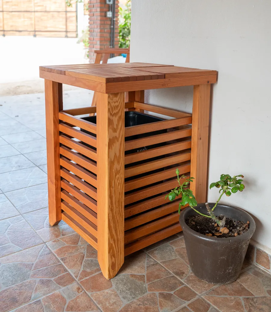 The Trellised Trash Receptacle (Options: Douglas-fir, Transparent Premium Sealant). Black bin not included. 