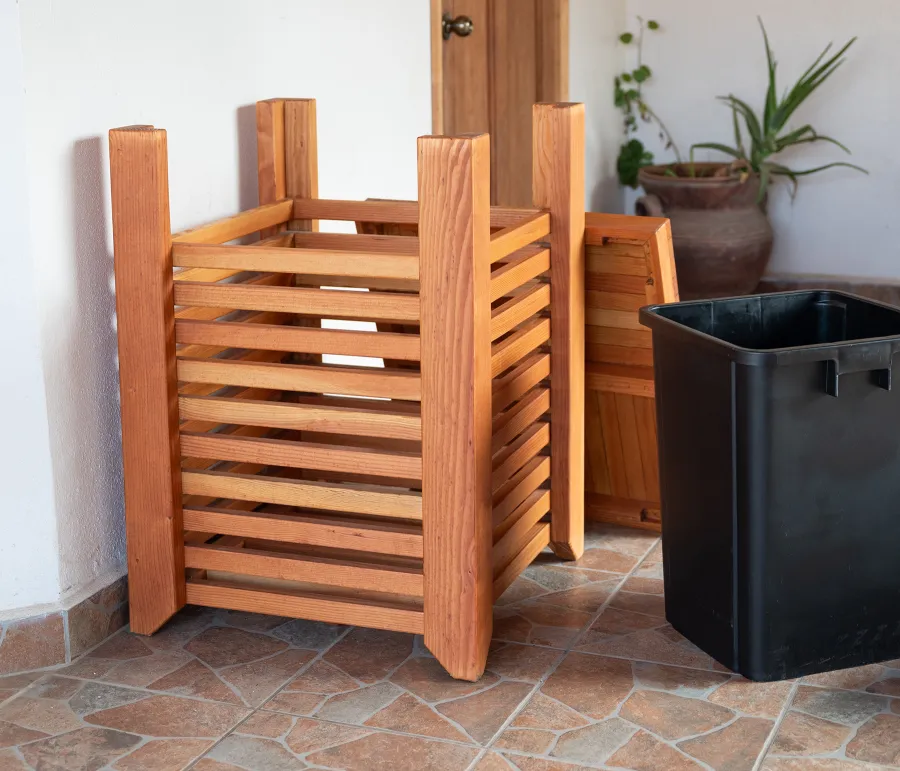 The Trellised Trash Receptacle (Options: Douglas-fir, Transparent Premium Sealant). Black bin not included. 