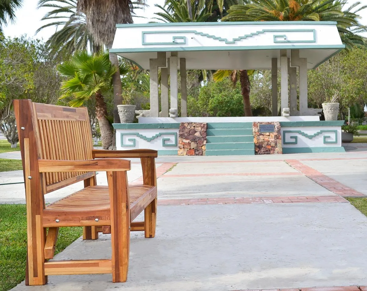 Ti Amo Benches
