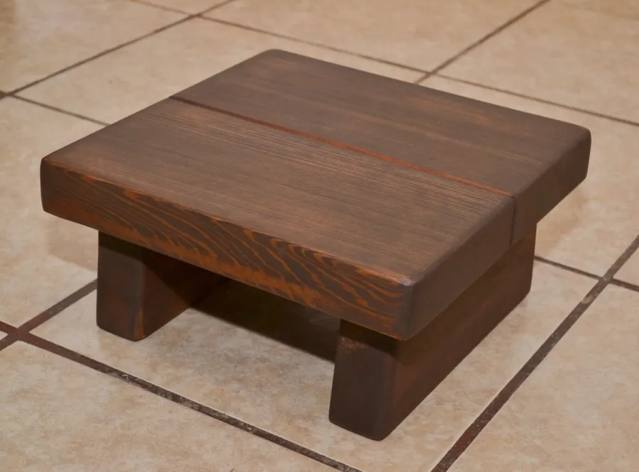 Tiny Wood Foot Stool (Options: Redwood, 5 3/4 " H, No Engraving, Coffee-Stain Premium Sealant).
