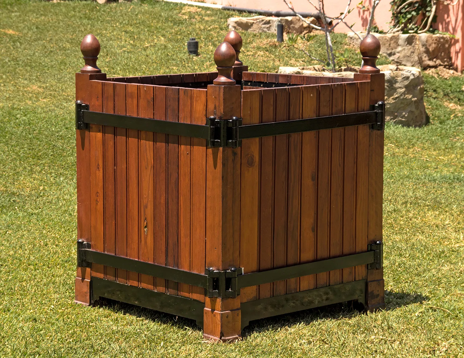 Versailles Planter