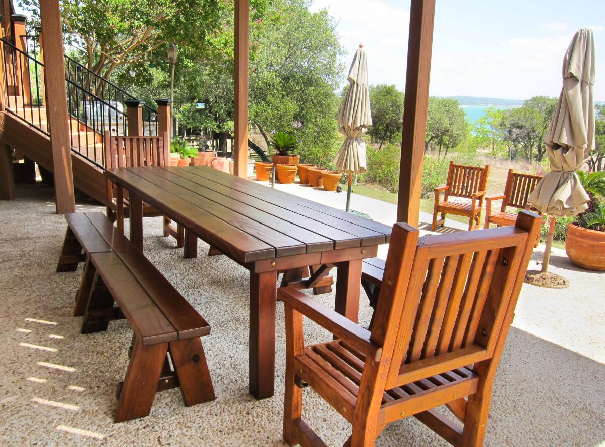 San Francisco Redwood Patio Table (Options: 8'L, 28 3/4'' W Tabletop, Benches & End Armchairs, Mature Redwood, Massive Chairs, No Cushions, Classic Picnic Bench, 2 Half Length Benches Per Side, Standard Tabletop, Rounded Corners, No Hole, Table and Benches with Coffe-Stain Sealant, and Chairs with Transparent Premium Sealant).