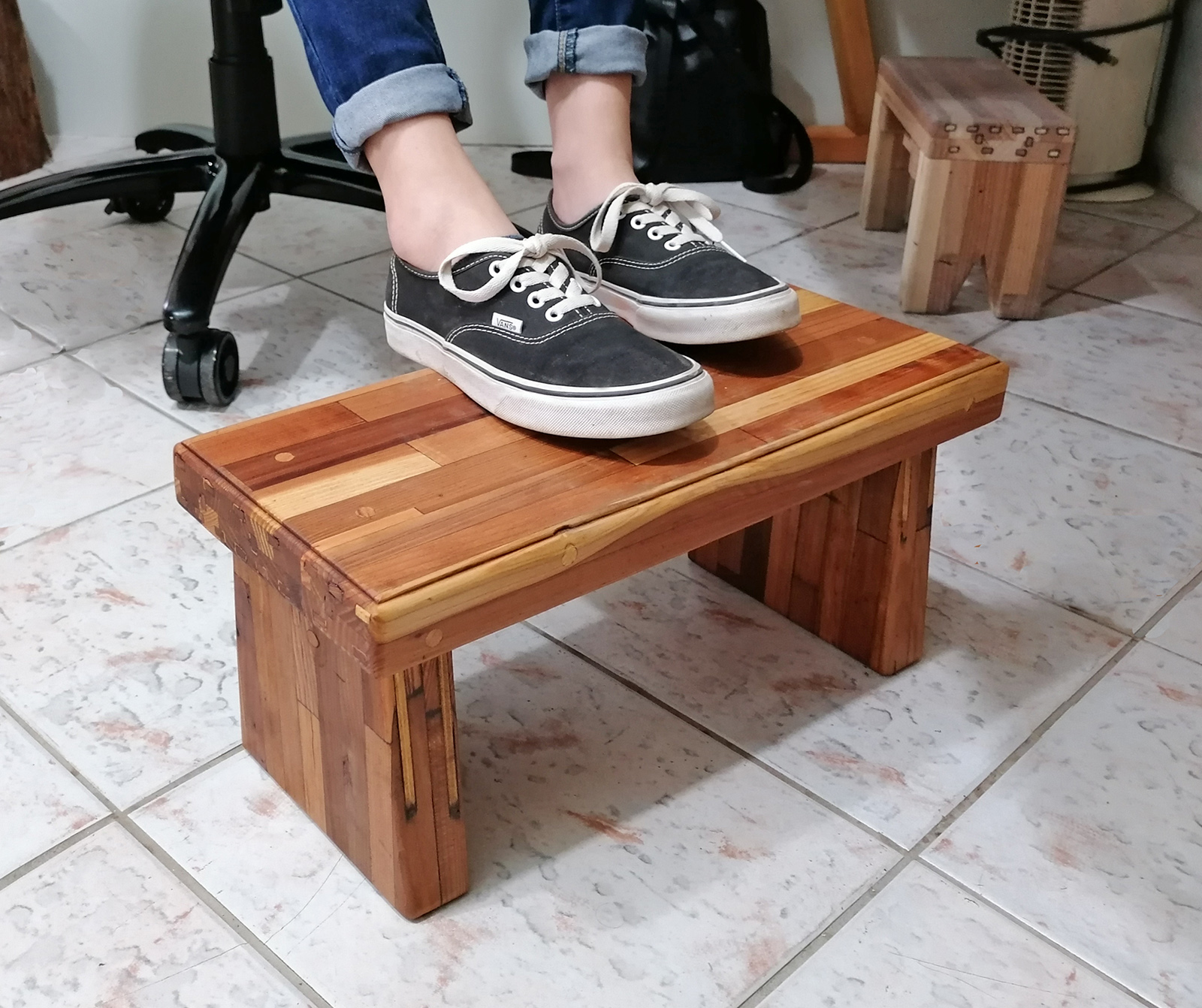 DIY Wooden Foot Rest