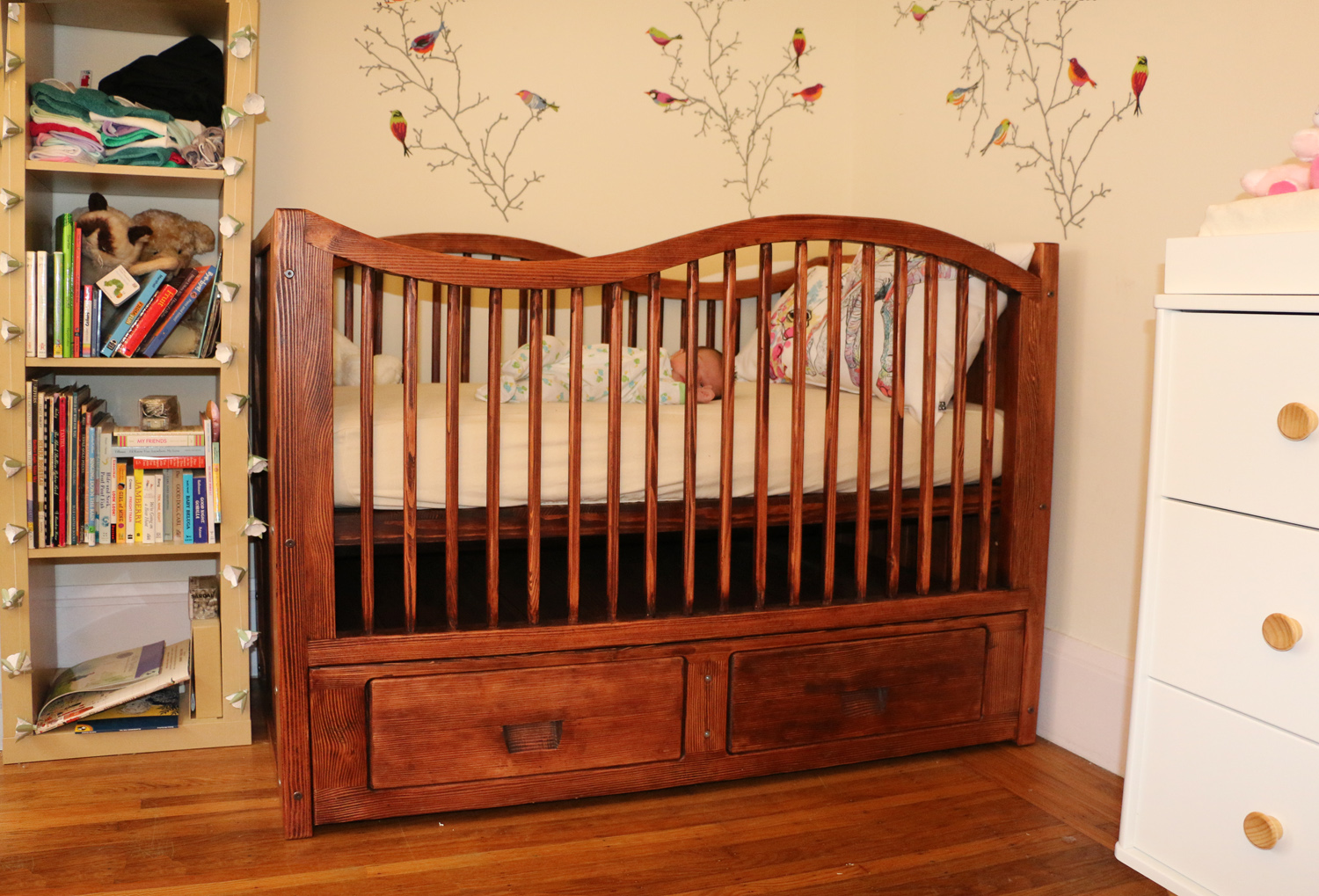 crib with bottom drawer